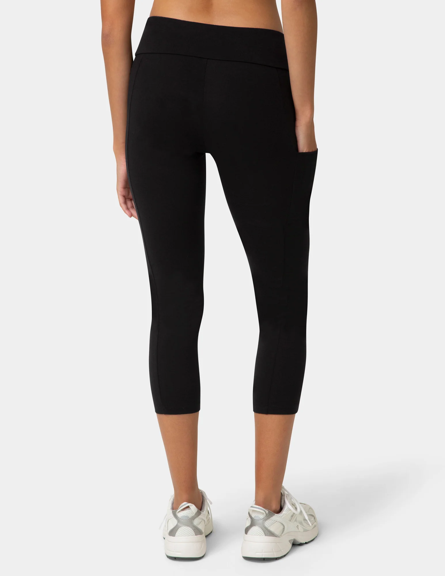 Cotton Tech Pocket Capri - Image 3