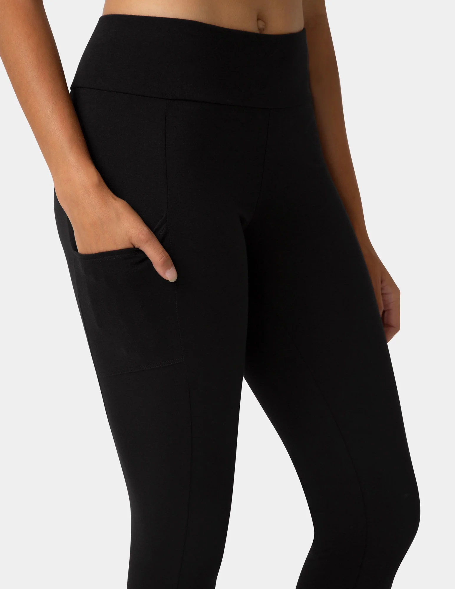 Cotton Tech Pocket Capri - Image 4