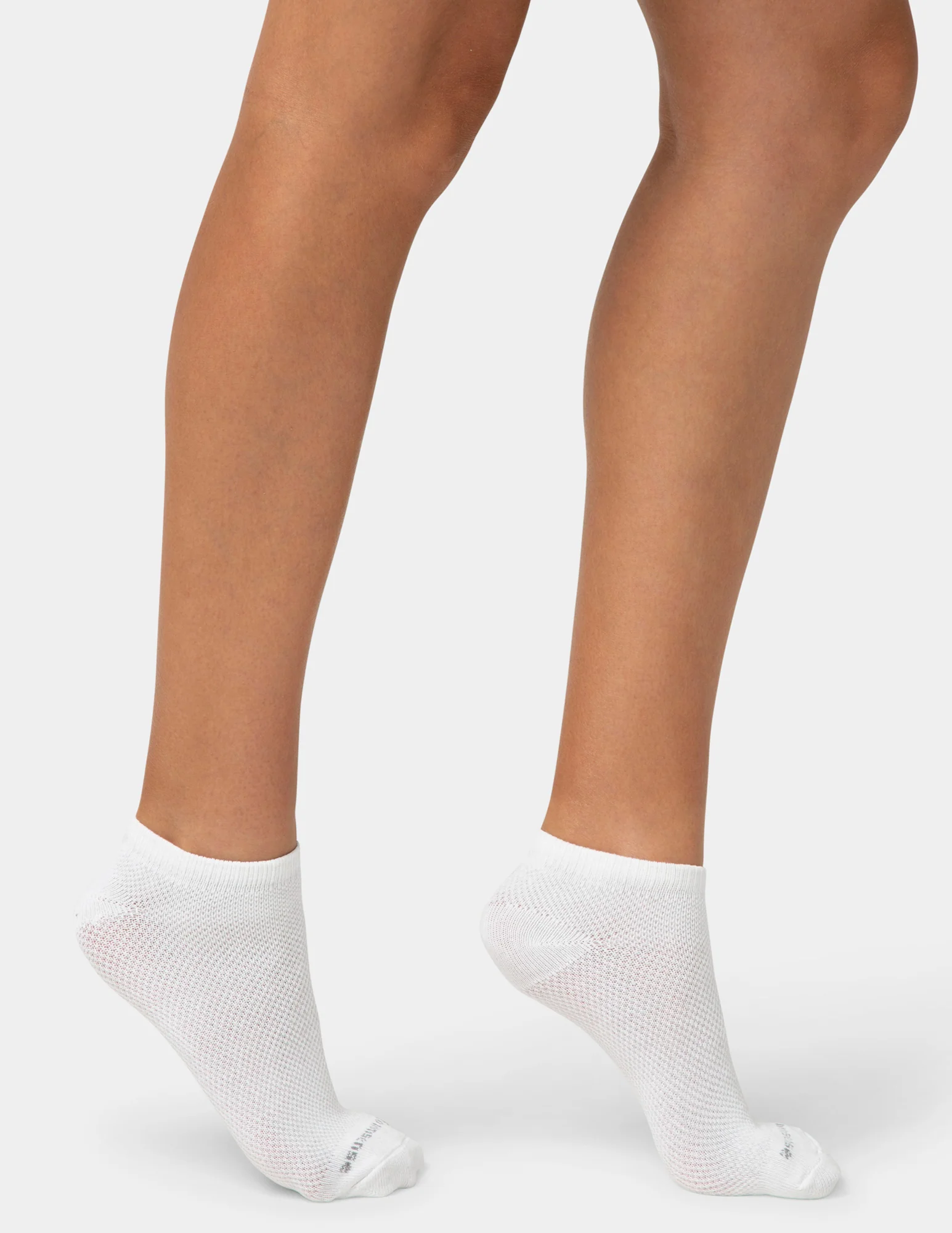Soft & Breathable Women's Uncushioned No Show Socks 3 Pair Pack - Image 3